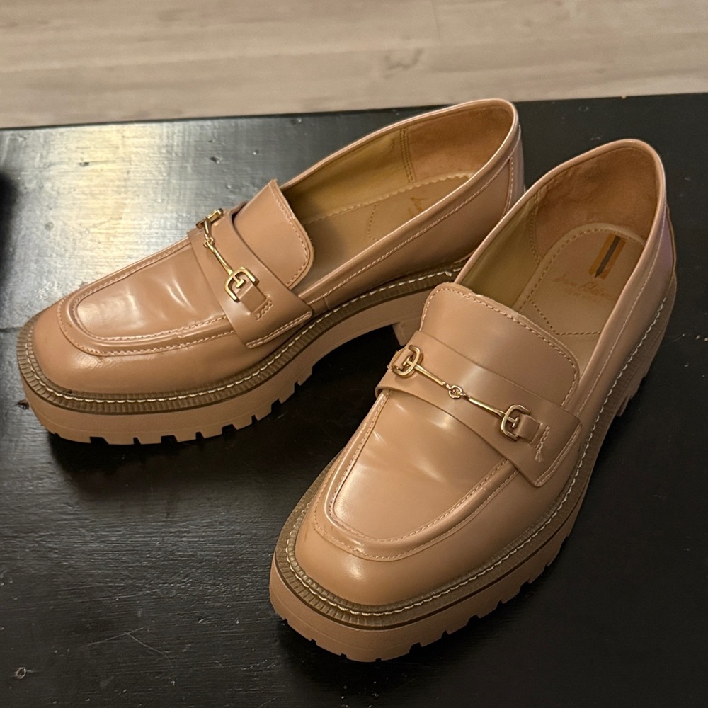 Sam Edelman heeled platform loafers tan with gold buckles size women’s 9.5